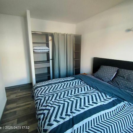Chambre Dans Maison Plain-Pied Moderne Roanne Kültér fotó