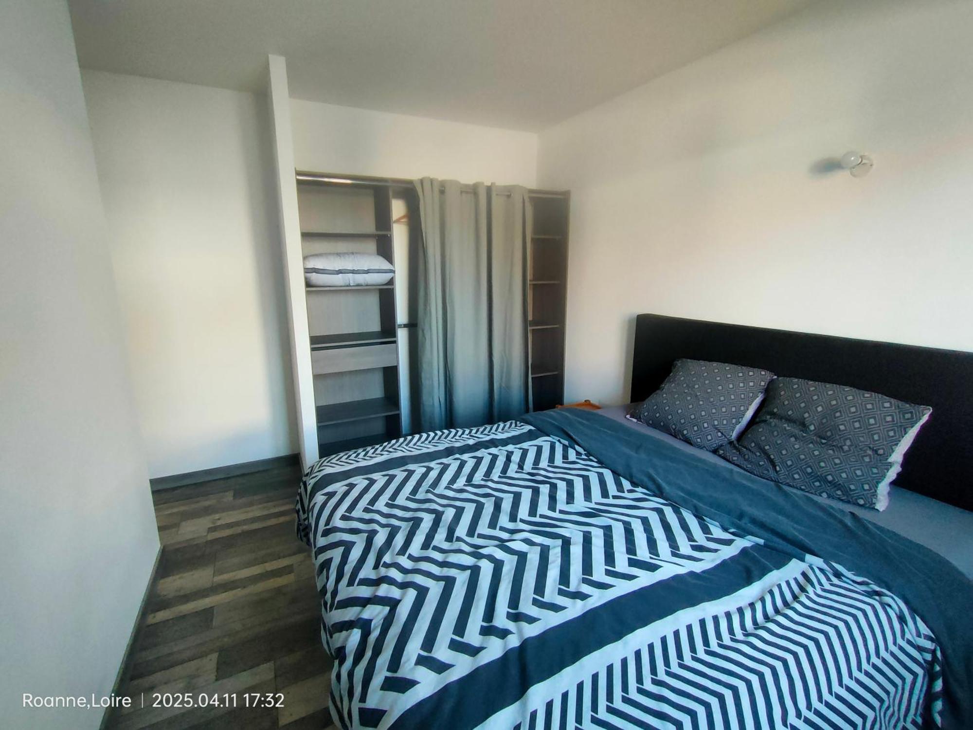 Chambre Dans Maison Plain-Pied Moderne Roanne Kültér fotó