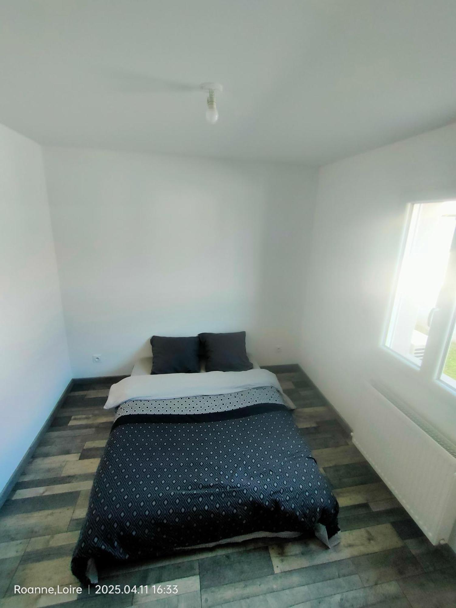 Chambre Dans Maison Plain-Pied Moderne Roanne Kültér fotó
